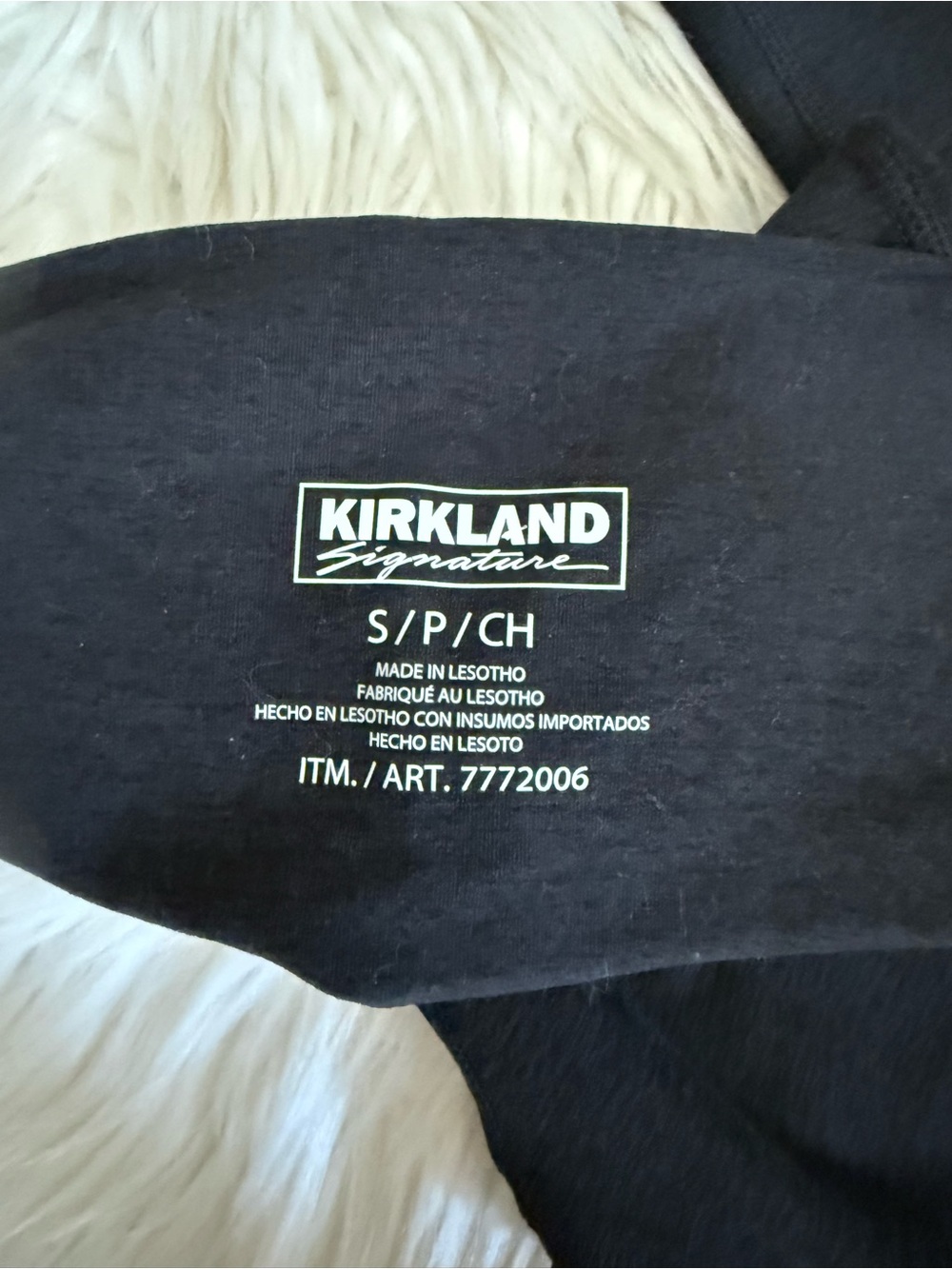 Women’s Kirkland Signature charcoal black flared leggings - Picture 2 of 3